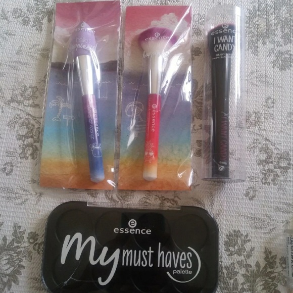Essence Cosmetics bundle - Picture 2 of 8